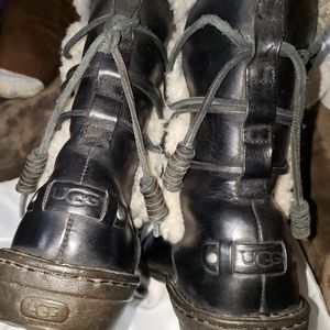 Ugg Caspia Black leather lace up boot